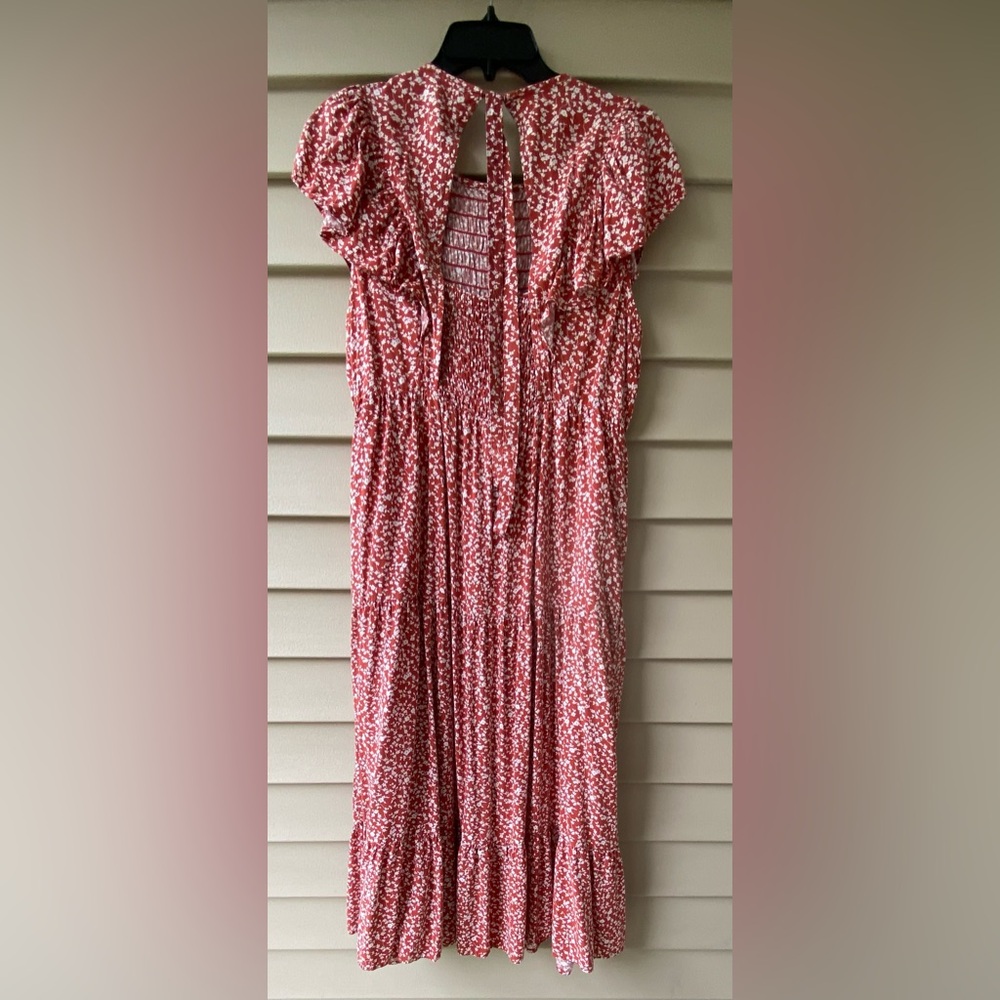 VGUC Old Navy Sz-L(M) Red & White Floral Layers, Ruffled Sleeves, Gathered Chest - Picture 11 of 16